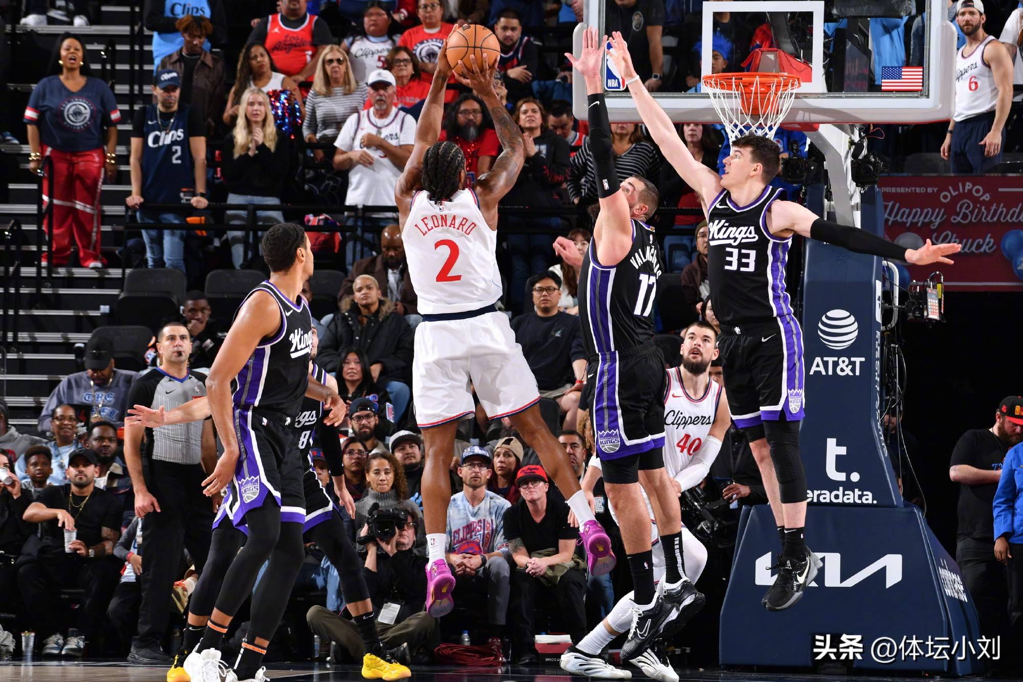 哈登回归赛场，战术调整首场状态亮眼，切尔西观众沸腾！